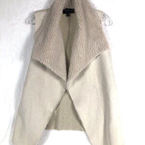 Romeo And Juliet Couture Women’s Vest Faux Fur Size Medium